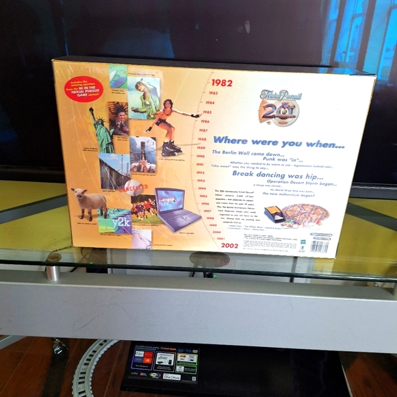 Trivial Pursuit 20th Anniversary edition NIB - Picture 6 of 10